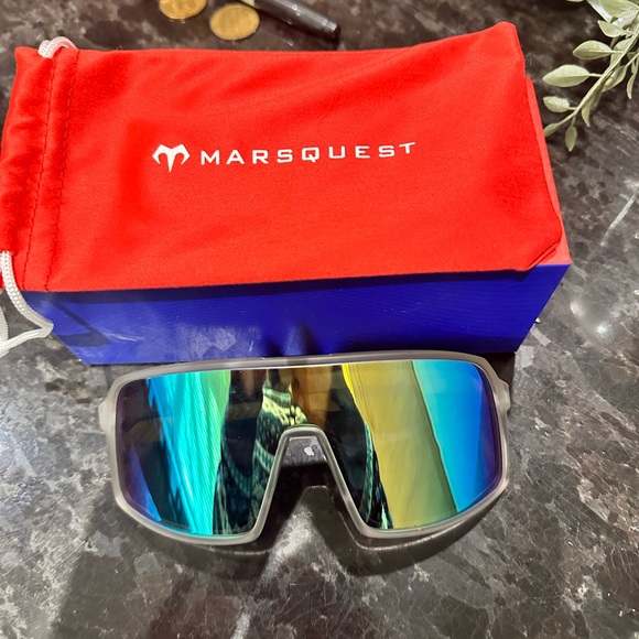 Marquest - Picture 1 of 2